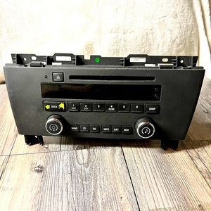 2007-2009 Buick Allure LaCrosse OEM am/fm radio CD stereo receiver GM# 10391272